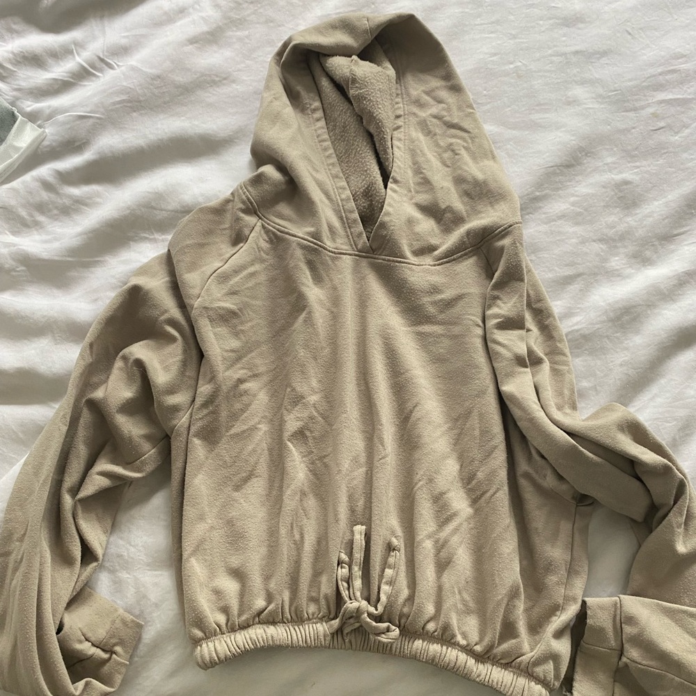Onzie tan cropped hoodie